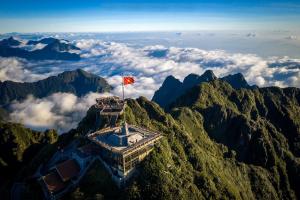 Ngọn núi có phong cảnh đẹp nhất Việt Nam