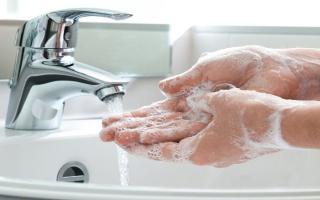 Sai lầm khi rửa tay mà ít người chú ý trong việc phòng bệnh viêm phổi cấp Corona