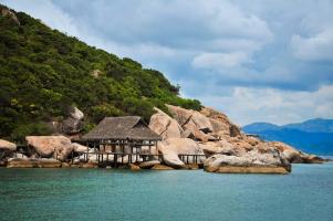 Bãi biển đẹp và hoang sơ đến khó tin của Việt Nam