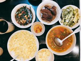 Địa chỉ ăn đông khách bậc nhất trên phố Tống Duy Tân, Hà Nội