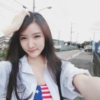 Hot girl nổi tiếng nhất nước Lào
