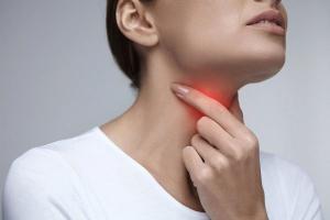 Mẹo giảm đau họng không cần kháng sinh