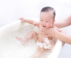 Thảo dược tắm bé tốt nhất cho trẻ sơ sinh