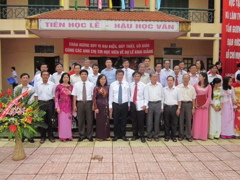 Đội ngũ giáo viên tại Trung tâm GDTX Sơn Tây