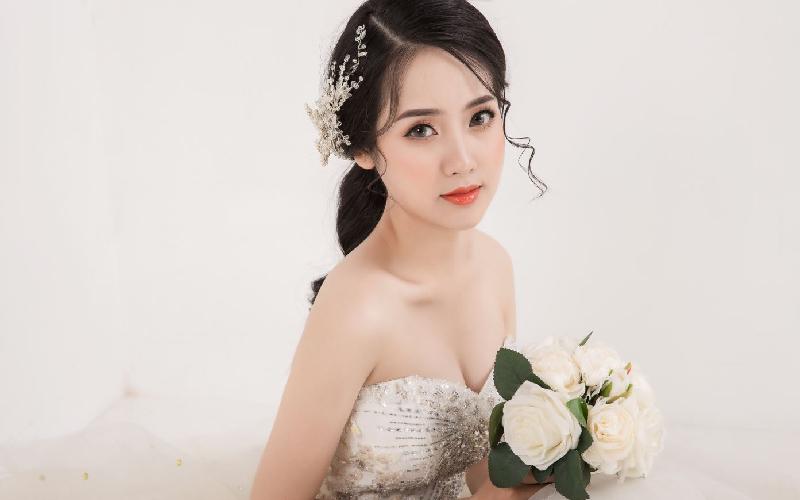 Top 8 Tiệm trang điểm cô dâu đẹp nhất Hội An