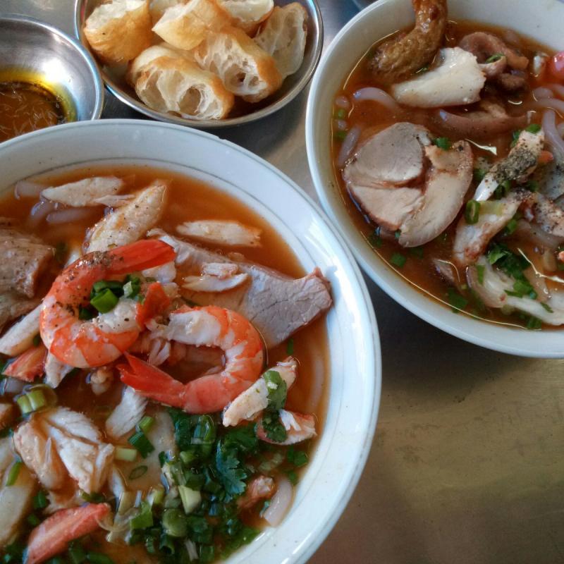 Bánh canh cua giò heo Hoàng Lan