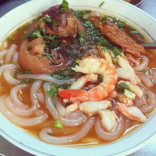 Bánh canh cua giò heo Hoàng Lan