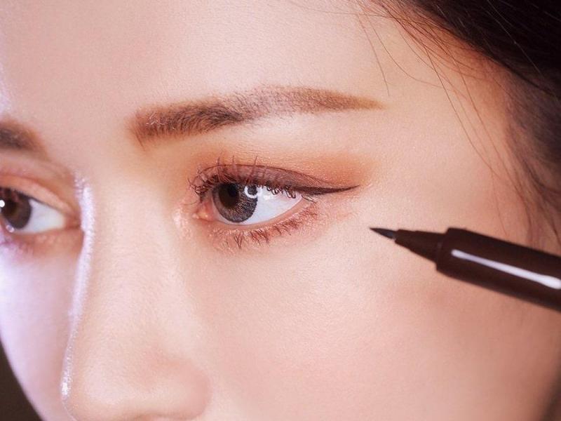 Top 7 Bí quyết trang điểm đôi mắt đẹp long lanh, xinh như người mẫu