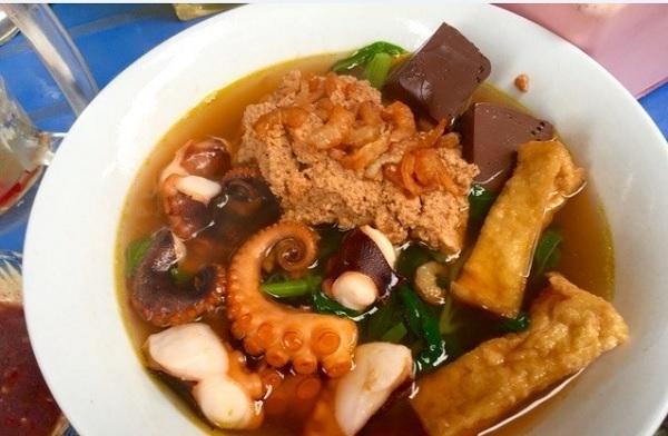 Bún riêu bạch tuộc Nguyễn Thị Tần