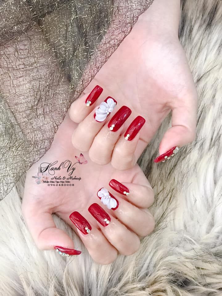 Hạnh Vy Nail & Makeup