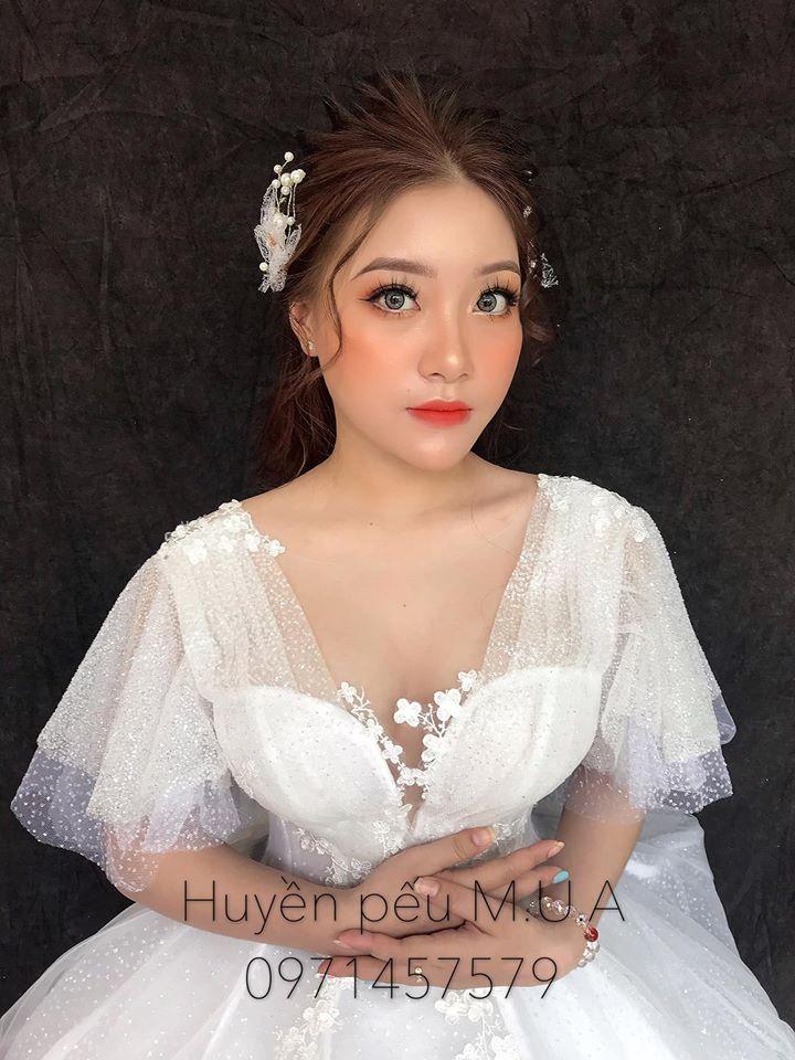 Huyền Pếu makeup