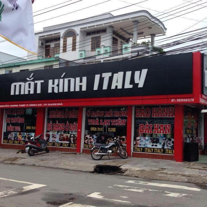 Mắt kính Italy