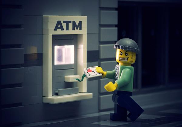 Nút bấm trên máy rút tiền (trạm ATM)