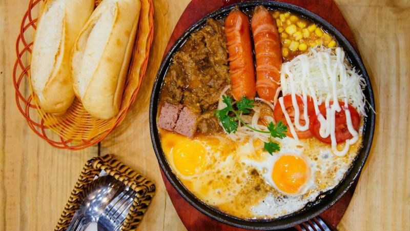 Top 12 Quán bánh mì chảo vừa ngon vừa rẻ ở Sài Gòn
