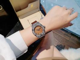 Top 10 Địa chỉ bán đồng hồ nữ uy tín, chất lượng nhất tại Hà Nội