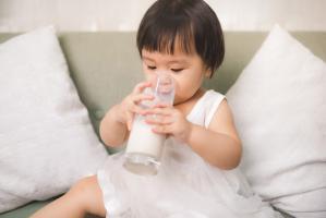 Sữa công thức hỗ trợ tăng cường sức đề kháng cho bé