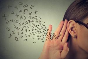 Bài văn nghị luận viết về ý nghĩa của lắng nghe và thấu hiểu