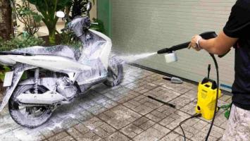 Cách rửa xe máy nhanh và sạch nhất tại nhà cực kỳ đơn giản