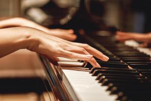 Cây đàn piano giá rẻ cho người mới tập