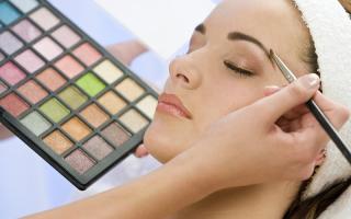 Địa chỉ dạy make up chuyên nghiệp nhất Bình Dương