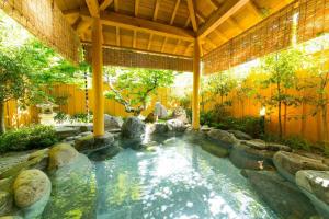 Suối nước nóng hấp dẫn nhất Nhật Bản