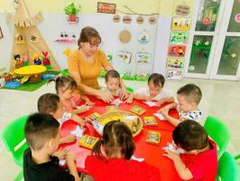 Giáo án làm đèn lồng cho trẻ mầm non hay nhất