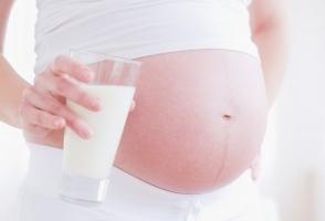 Top 8 Sản phẩm sữa bột ngoại tốt nhất cho bà bầu Việt Nam