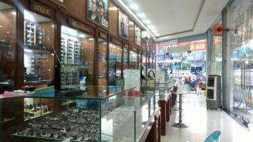 địa chỉ mua kính mắt đẹp và chất lượng tại Cam Ranh, Khánh Hoà