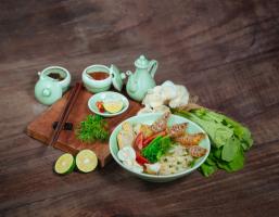 Quán ăn sâu trong hẻm nhỏ nhưng cực đông khách mà hội sành ăn không nên bỏ qua tại Hà Nội