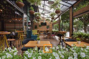 Nhà hàng sân vườn đẹp hút khách tại Đà Nẵng