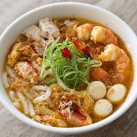 Quán bánh canh tôm ở Quy Nhơn ngon, đông khách