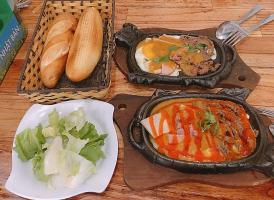 Địa chỉ ăn bánh mì ngon và đông khách nhất ở Huế