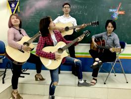 Địa chỉ học đàn guitar giá rẻ và uy tín nhất dành cho sinh viên Hà Nội