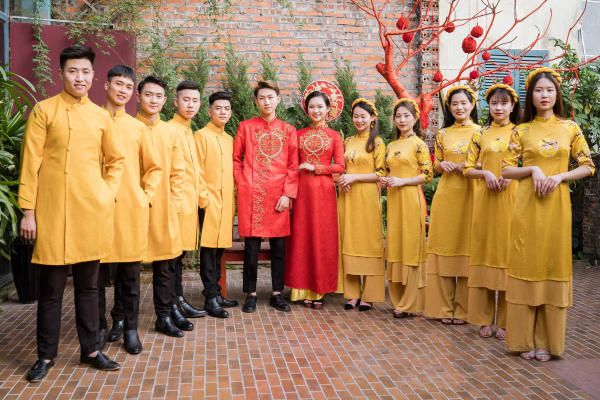 Top 10 mẫu áo dài bưng quả nam nữ cho lễ ăn hỏi lung linh I Namtay |  Nắmtay.vn