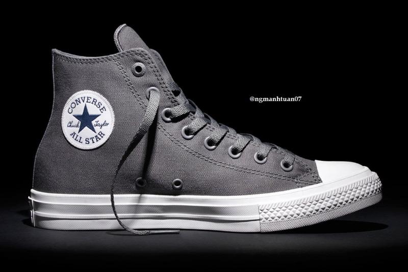 bên cạnh vans thì converse cũng là thương hiệu  giày khiến giới trẻ phát cuồng