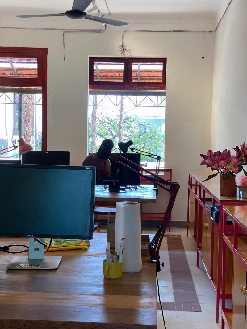 Con Tàu Ngầm Workspace & Cafe
