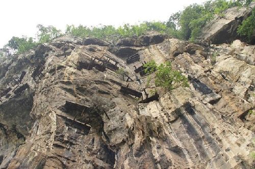 “Thiên táng” – Mai táng trên cao