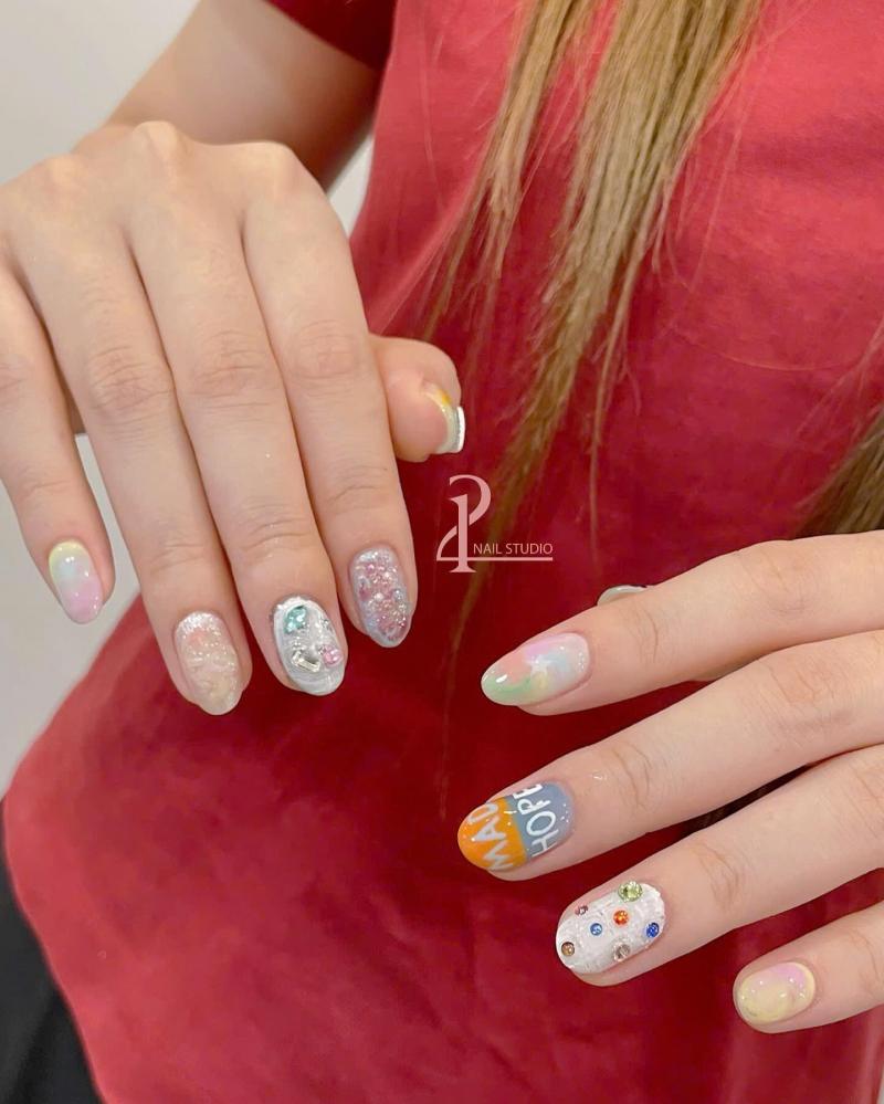 12 Nail Studio