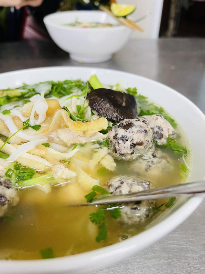 Phở gà Nguyệt