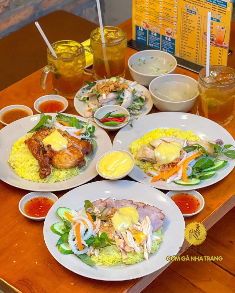 2 Chị Em - Cơm Gà Nha Trang