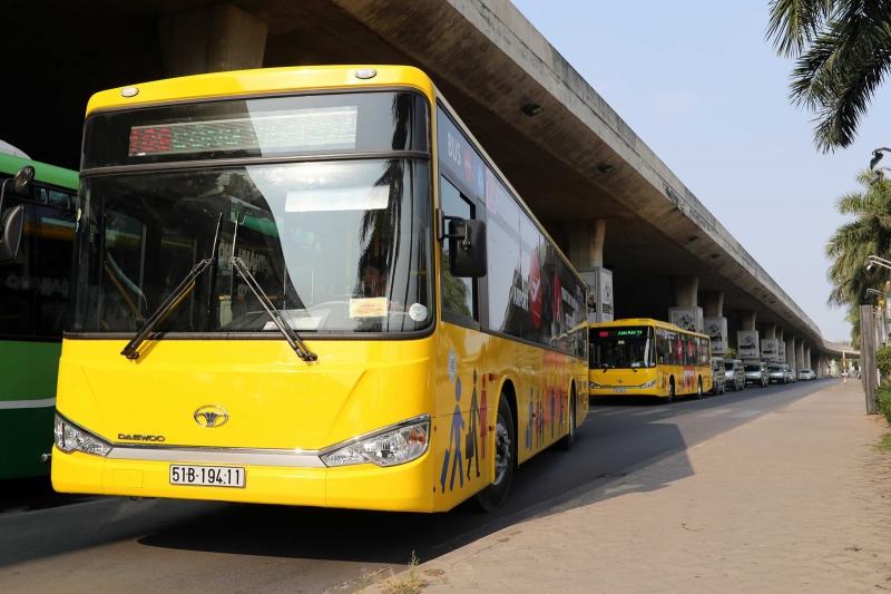 2. Đi xe đạp, xe bus hoặc đi bộ thay vì đi xe máy