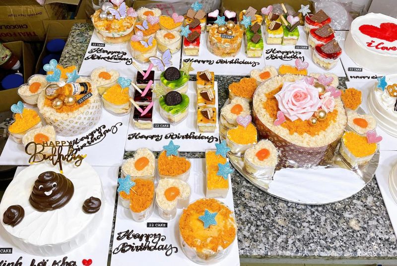 22 Cakes