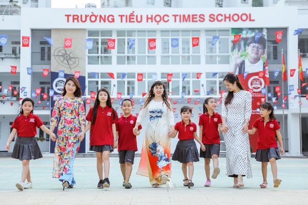 Tha hồ tin tưởng giao phó việc dạy con cho vợ