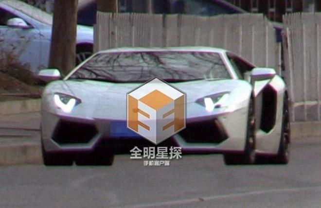 Siêu xe Lamborghini của Hoa Thần Vũ.