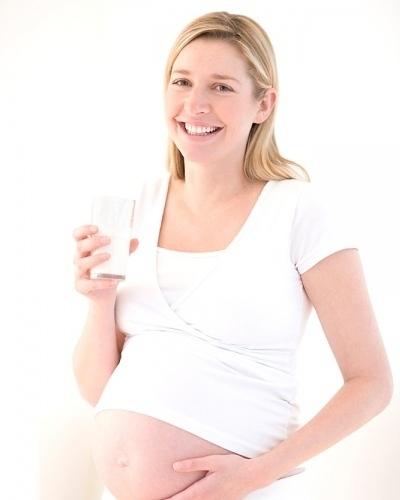 Uống sữa dành riêng cho mẹ bầu