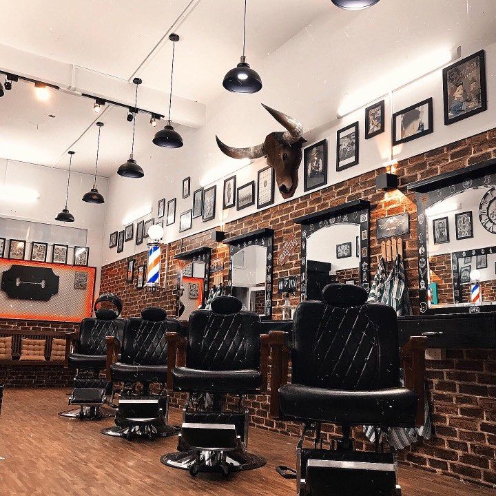 77 Barbershop,