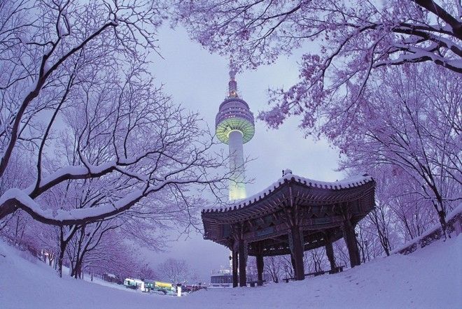 Một hướng nhìn khác của tháp NamSan.