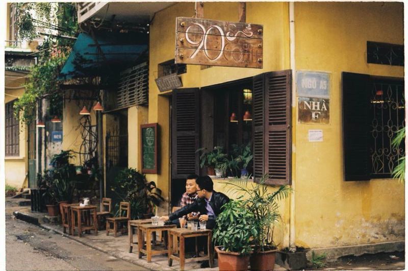 Café nằm trong hẻm nhỏ nhưng cực đông khách bạn không nên bỏ qua tại Hà Nội