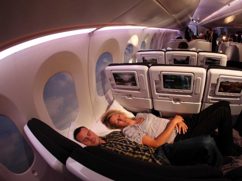 Air New Zealand- Hãng hàng không có hạng “giường nằm” cho hành khách.