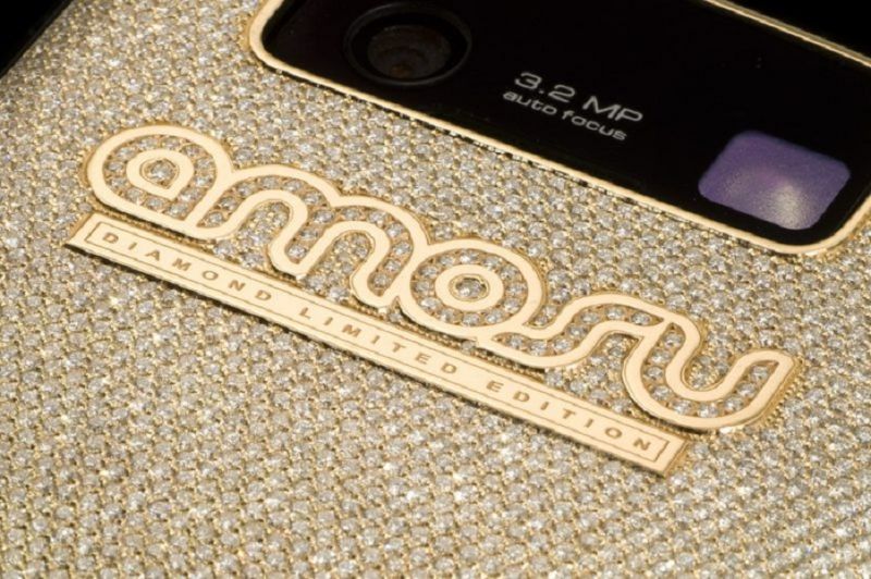 Ốp lưng Miansai 14 Carat Gold Case có giá 10.000 USD